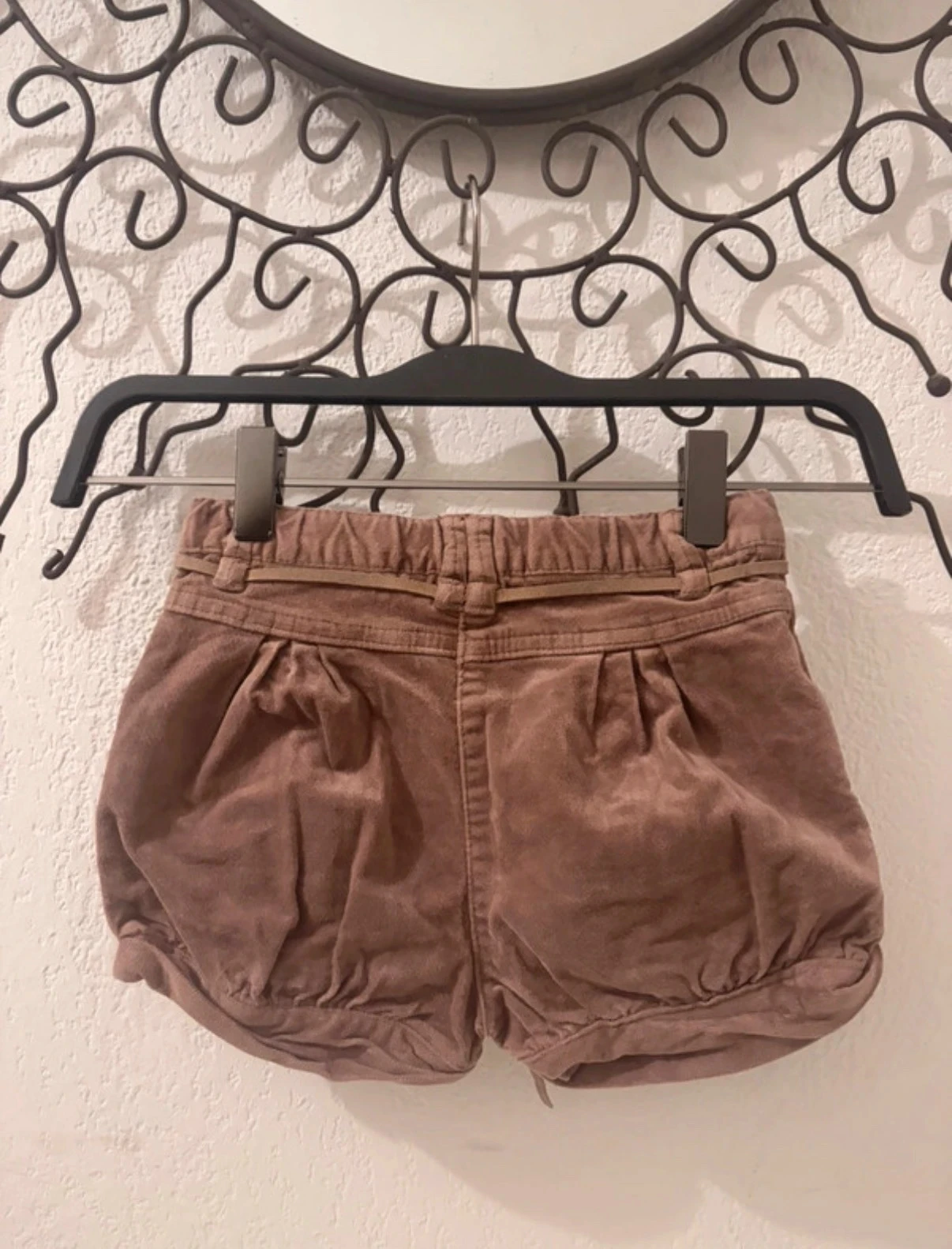 Bouffante Tape à l'üeil korte rok in geribbeld taupe velours met bloem en riem - Maat 23 maanden – photo 4